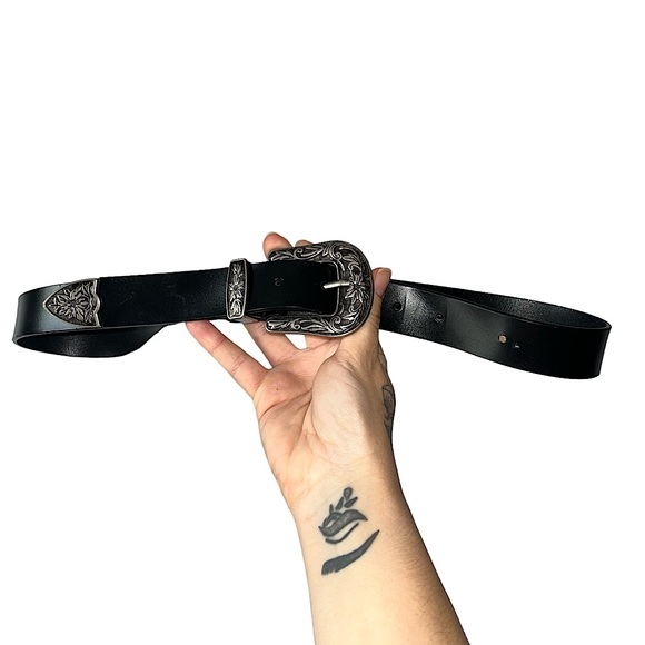 100% Real Leather Country Silver and Black Belt - Picture 2 of 6